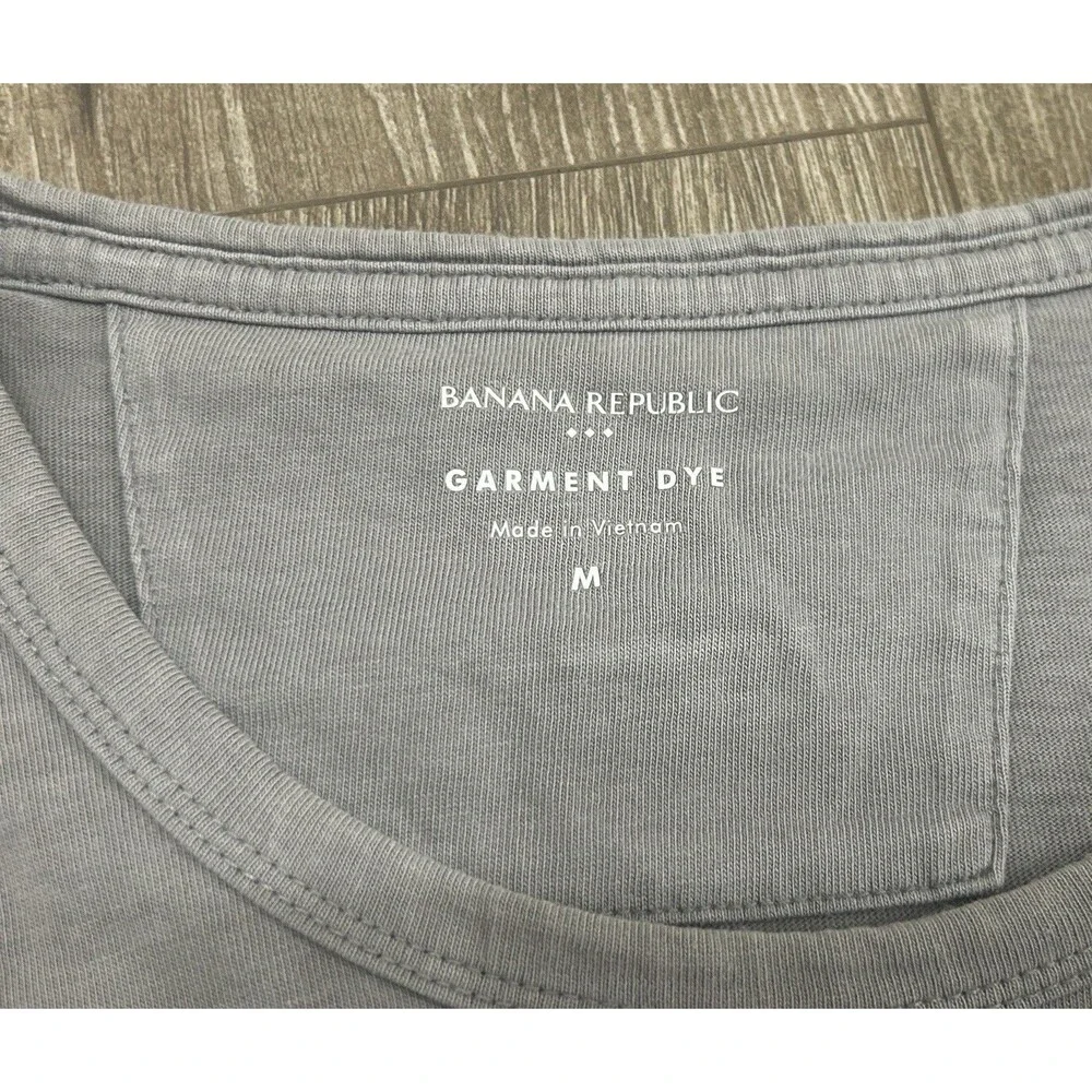 Banana Republic T Shirt Men's Medium Gray Garment Dye Pocket Short Sleeve Tee